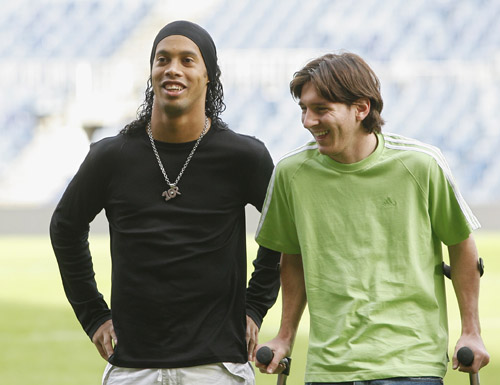 梦回巅峰！克莱上半场一分未得，下半场投进6记三分轰23分（克莱半场挂零，下半场飙进6记三分独砍23分）