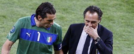 里程碑之战，恩里克迎来执教生涯第400场俱乐部赛事（职业生涯里程碑之战：恩里克迎来第400场俱乐部执教）