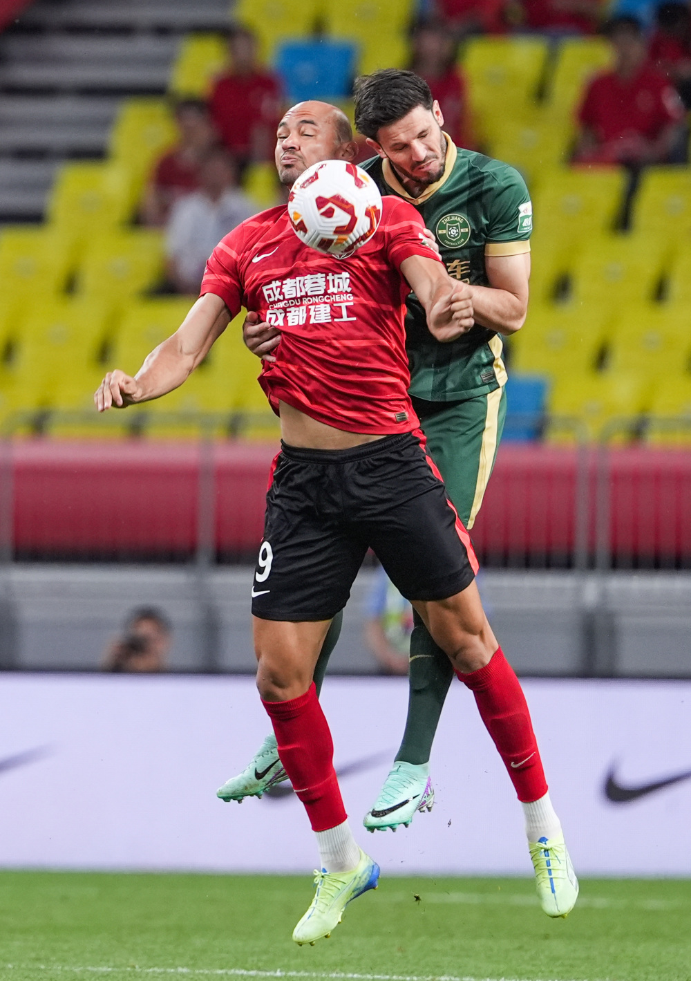 恭喜邵佳一！国足喜添一位新门神，一己之力征服一群外国主力球员（恭贺邵佳一！国足迎来新门神，一人之力镇住一众外籍主力）