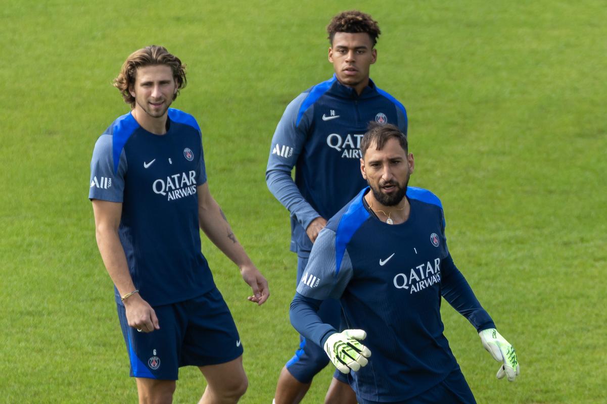 于帕梅卡诺：孔帕尼非常出色，我欠他很多；事情还没有结束（于帕梅卡诺：孔帕尼表现卓越，我欠他不少；一切尚未落幕）