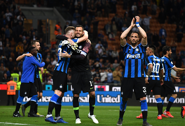 马丁内斯：C罗的价值绝不仅限于辉煌的过去，更立足于当下（马丁内斯：C罗的价值不止于昔日荣光，更在当下闪耀）