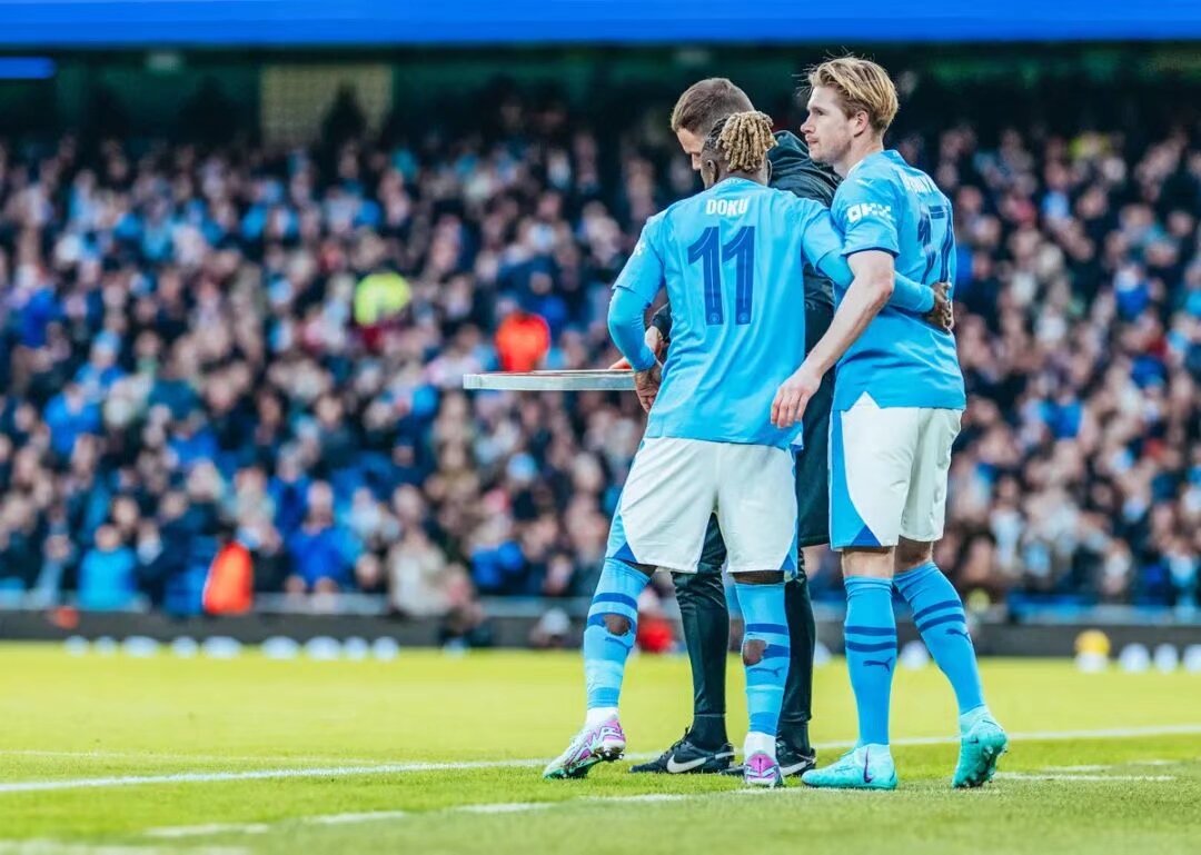 欧冠半场：吉马良斯意外乌龙送分，勒沃库森暂1-0纽卡（欧冠半场战报：吉马良斯自摆乌龙，勒沃库森暂以1-0领先纽卡）