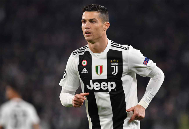 中超争冠格局愈加明朗（中超争冠形势日益清晰）