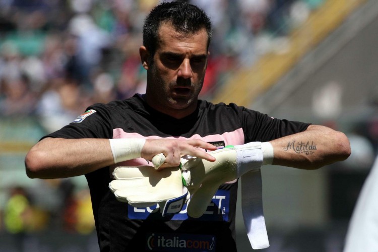 巴萨防线漏洞仍未改善（巴萨后防问题仍无改观）