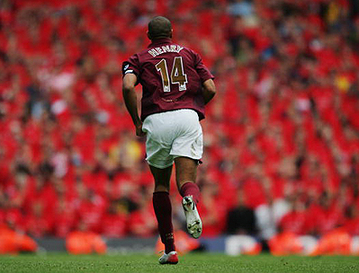 体操名将桑兰现状：瘫痪15年后嫁经纪人，婚后被丈夫和儿子宠上天（桑兰近况：经历15年瘫痪后与经纪人步入婚姻，如今获丈夫与儿子悉心守护）