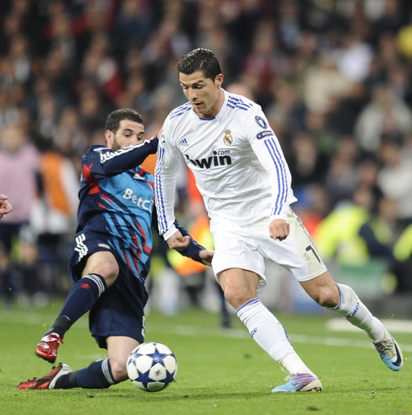 广东男篮二年级小朋友杨溢的未来就是现在！（广东男篮二年级生杨溢，未来已来！）