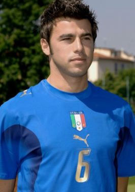 克林斯曼：看好葡萄牙夺得世界杯；希望内马尔为巴西出战（克林斯曼：看好葡萄牙问鼎世界杯，盼内马尔代表巴西登场）