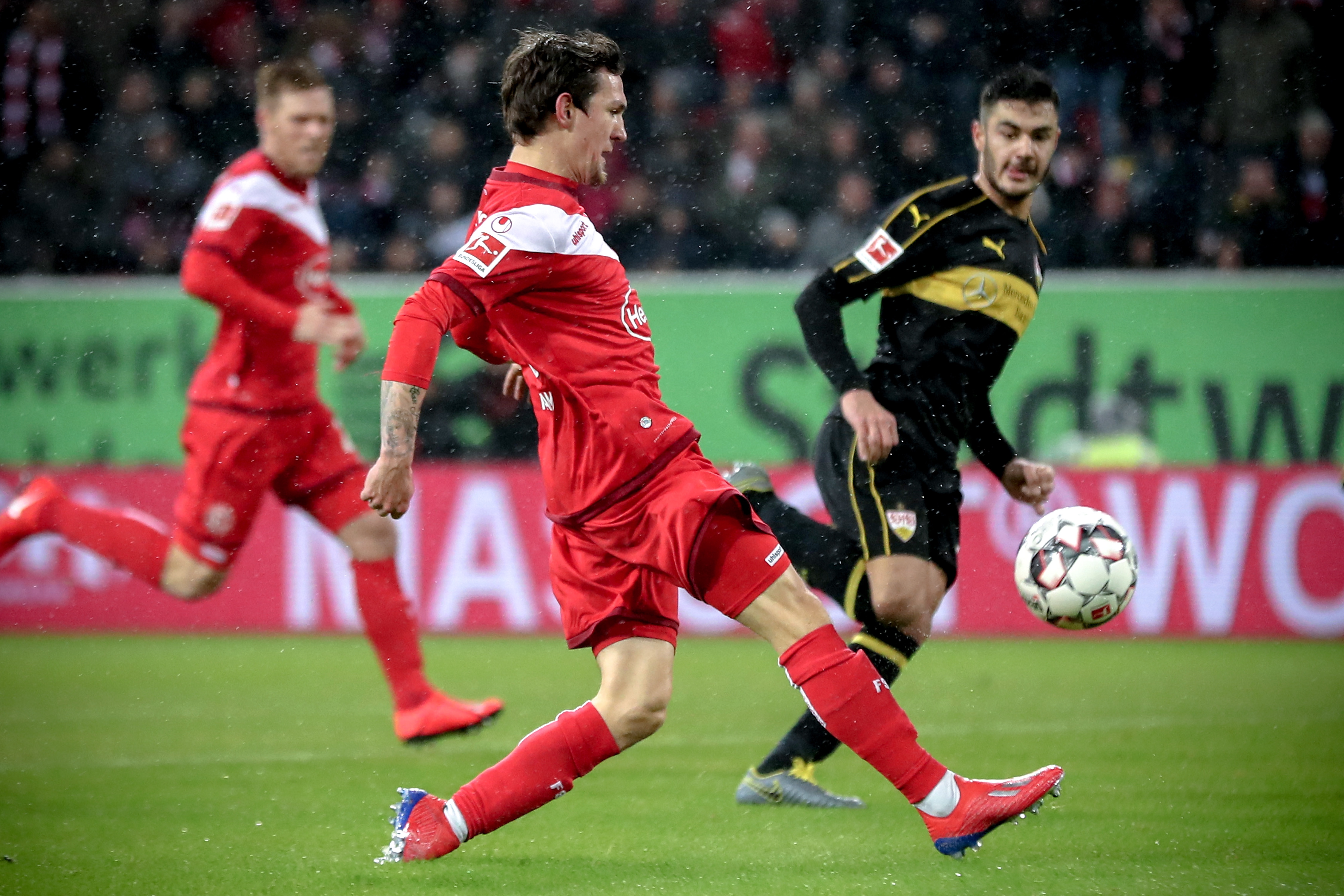 本泽马：阿隆索做不了什么，皇马球员要更多考虑团队而不是自我（本泽马：阿隆索可做有限，皇马球员应以团队为先而非自我）