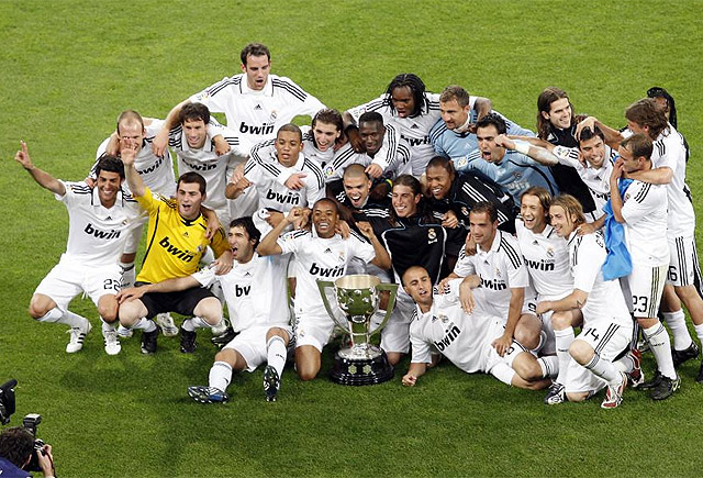 5分钟闪击马赛，圣吉罗斯收获建队128年首个欧冠主场进球（仅用5分钟攻陷马赛，圣吉罗斯斩获队史128年首个欧冠主场进球）