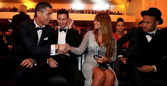 孙兴慜重返北伦敦揭幕壁画并与球迷告别（孙兴慜回归北伦敦出席壁画揭幕，向球迷告别）