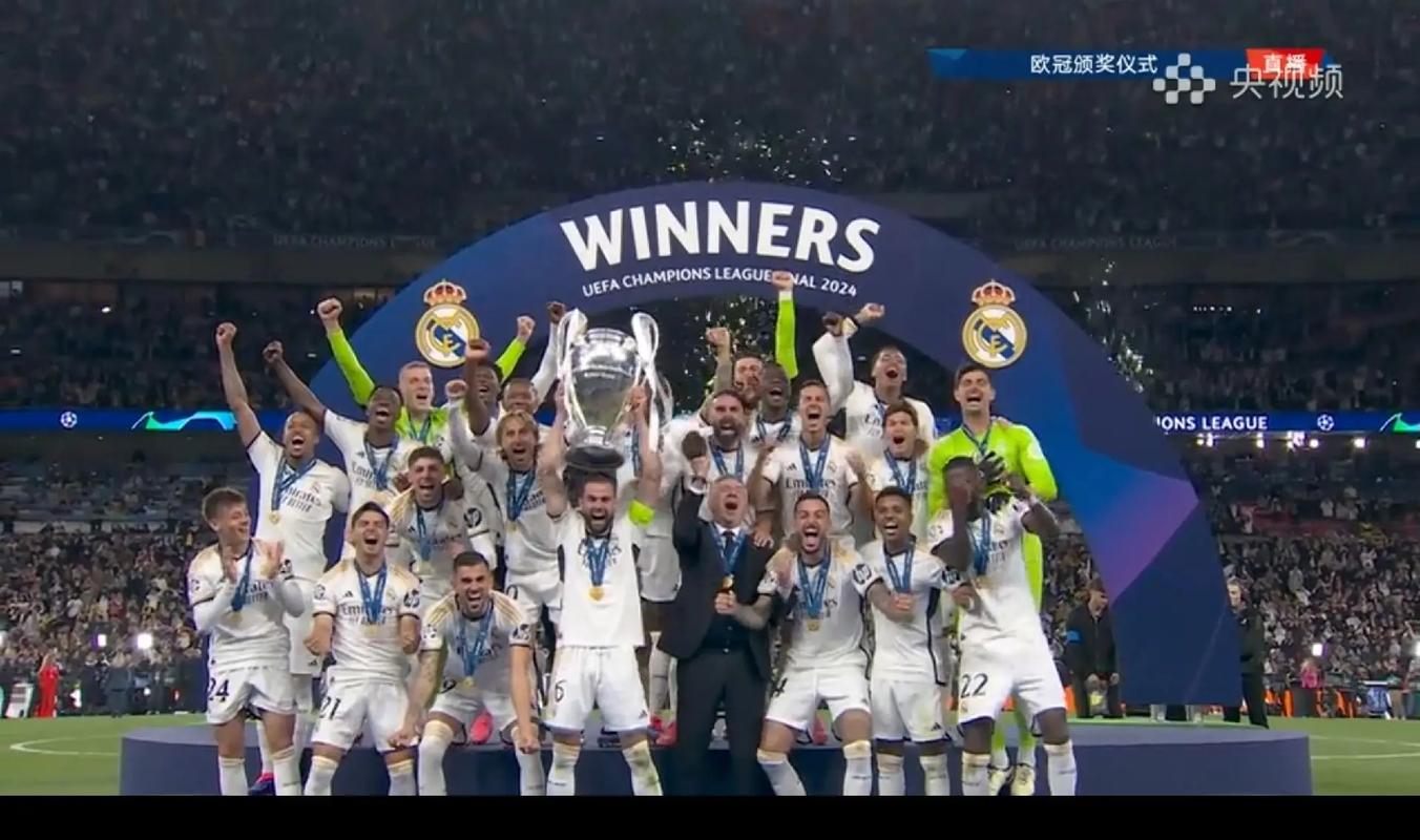 颜骏凌晒自己和范德萨的合影：这一切都是值得的❤（颜骏凌晒与范德萨合影：所有努力都值得）