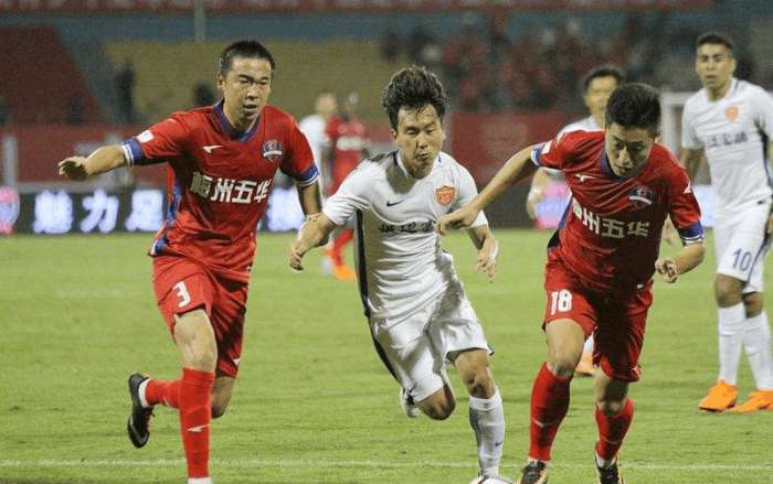 欧冠赛场精彩瞬间：巴萨主场2-0取胜,（欧冠焦点战：巴萨主场2-0告捷）